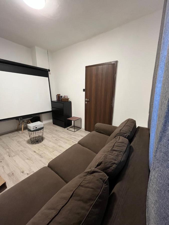 Large 3 Bedroom Apartment With City Skyline View Karlsbad Eksteriør billede